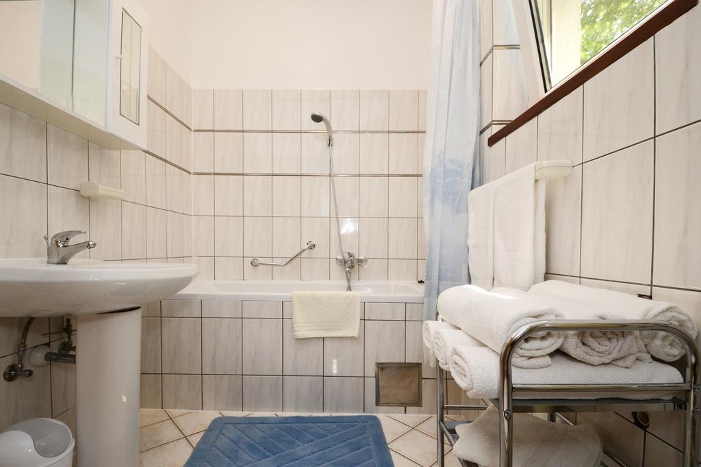 Apartments Tena Пореч Екстериор снимка