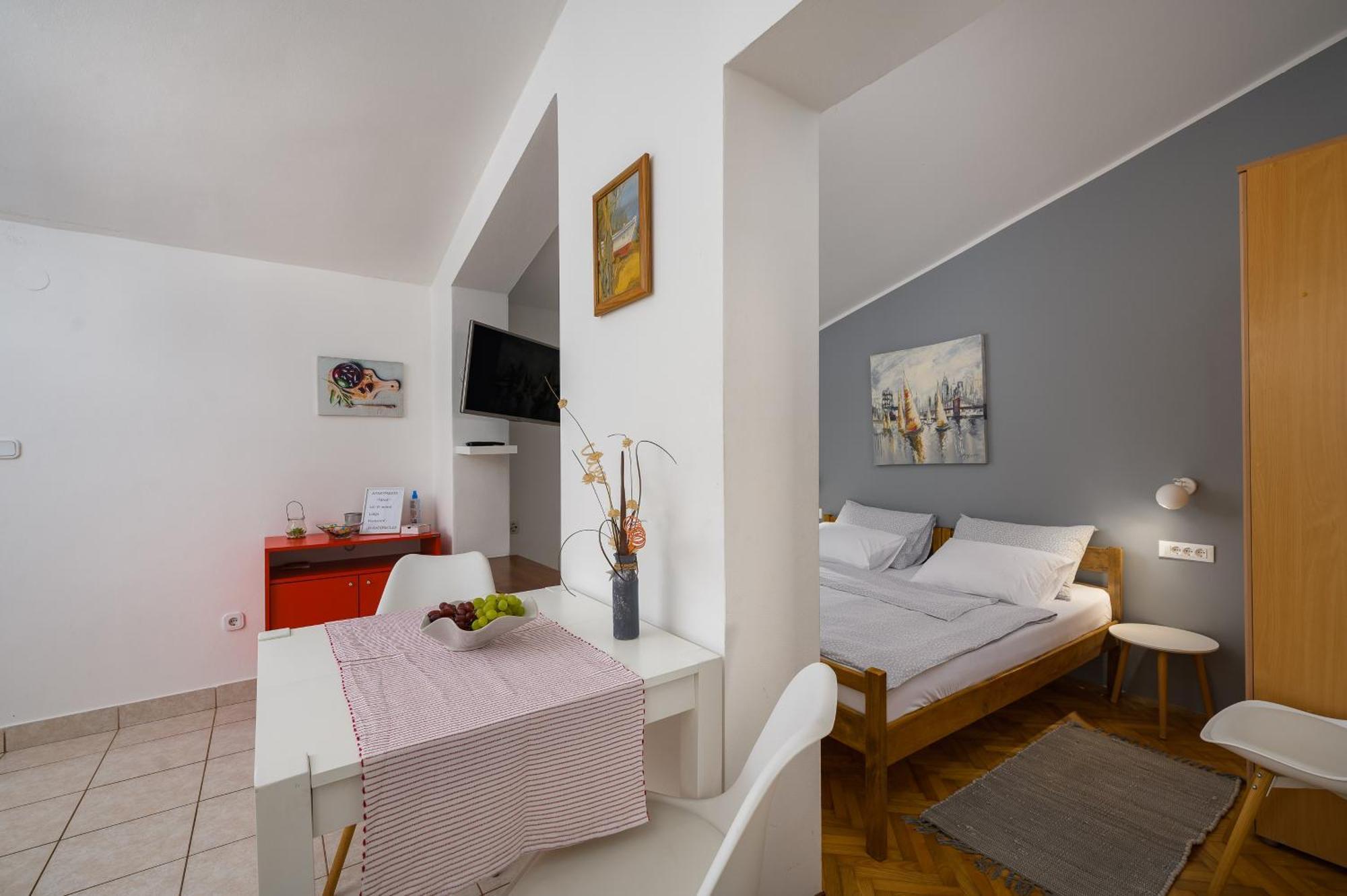 Apartments Tena Пореч Екстериор снимка
